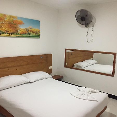 ميديلين Hotel La Mansion المظهر الخارجي الصورة